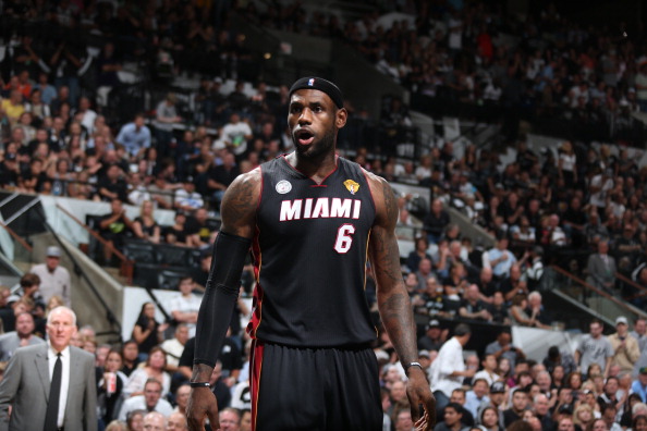 马杜埃凯：我还未达到赛季最佳状态，阿尔特塔是世界顶尖教练（马杜埃凯称尚未达赛季巅峰，盛赞阿尔特塔为世界级名帅）