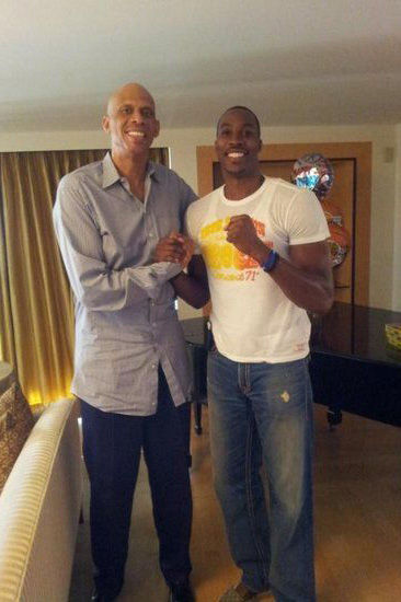 塔拉韦拉后卫：抽到皇马无比激动，最期待与姆巴佩同场竞技（塔拉韦拉后卫：抽中皇马兴奋至极，最盼与姆巴佩同场较量）