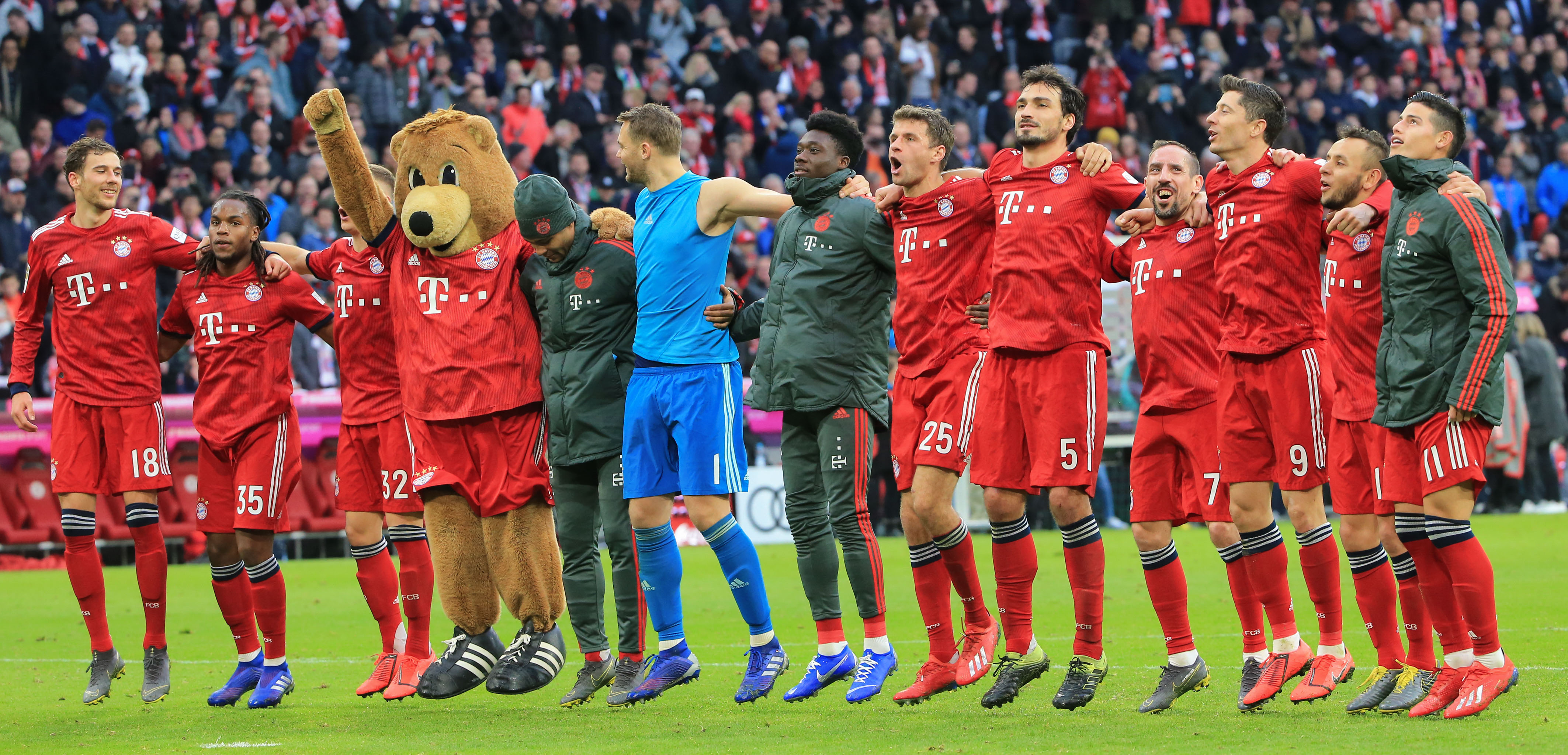 执教过多支德甲球队，记者：拉巴迪亚曾进入国足选帅最终阶段（记者称拉巴迪亚一度进入国足主帅终选，曾执教多支德甲队）