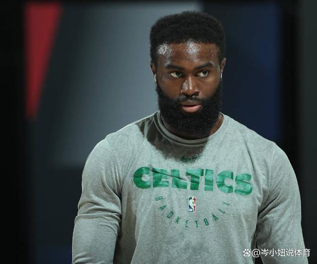 威少成为历史上连续3场砍25分+5板+5助年纪最大的控卫（威少创纪录：史上最年长连续三场25+5+5的控卫）