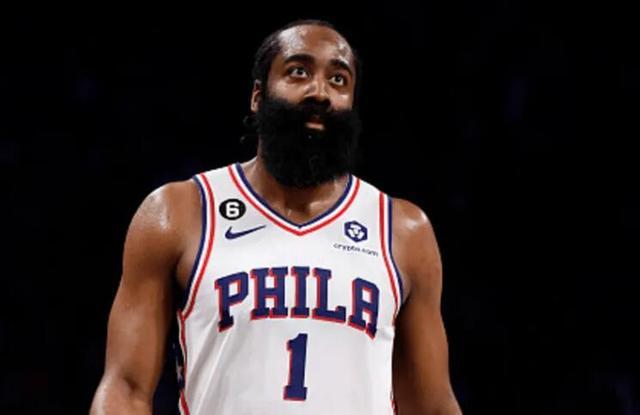 队记：鹈鹕不会贱卖琼斯和墨菲，要价不会低于一个首轮（队记：鹈鹕不低价送走琼斯与墨菲，至少要一个首轮签）