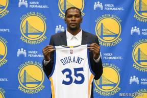 不可触碰的美，若昂-内维斯女友马达莱娜晒暗黑风妆造（冷艳不可近：若昂-内维斯女友马达莱娜晒暗黑系妆容）