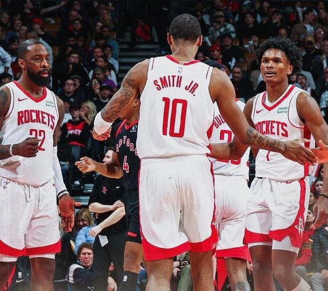 英超3-1大冷门！11.4亿豪门轰然倒下 升班马终结4连败逃离降级区（英超3-1爆冷！总身价11.4亿豪门倒下，升班马止住四连败跃出降级区）