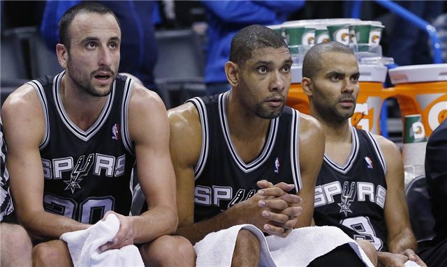 足球中超球队进入封闭训练，外界高度关注（中超球队启动封闭训练，引发外界热切关注）