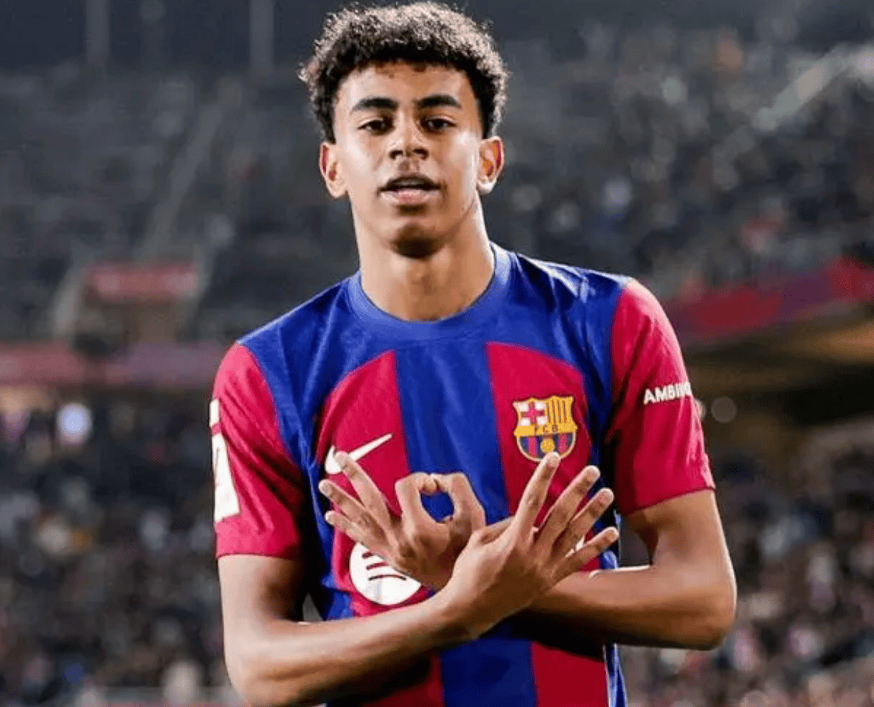 东契奇致信里夫斯：很抱歉当你队友，祝贺你成为我的头号粉丝（东契奇写信给里夫斯：为曾与你同队向你道歉，恭贺你成我的头号拥趸）