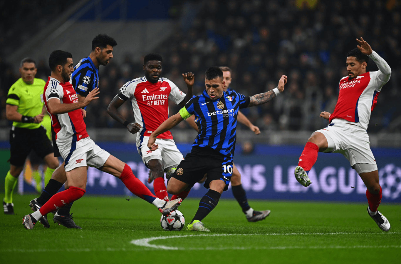 火箭哈登连续三场得分30+（火箭哈登连三战砍下30+分）