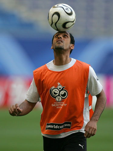 贝恩本赛季3次单场35+，2004年麦迪之后队史首位后卫（贝恩本季三次轰下35+，成为自2004年麦迪以来队史首位达成此成就的后卫）