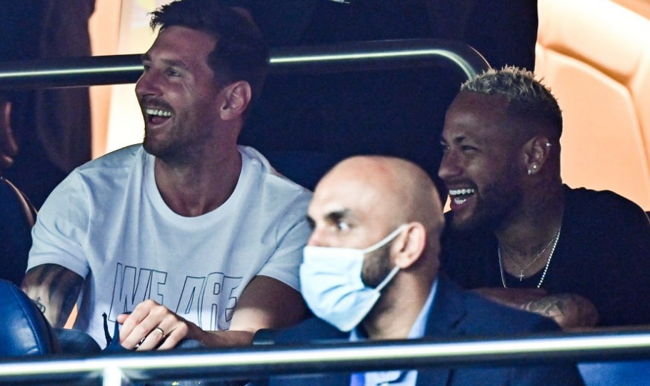 替补登场，吉鲁收获职业生涯欧战赛事百场里程碑（吉鲁替补亮相，职业生涯欧战第100场达成）