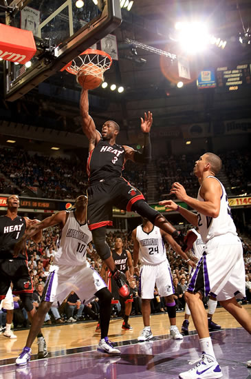 巴黎圣日耳曼梅西助攻内马尔进球（梅西送助攻，内马尔为巴黎圣日耳曼建功）